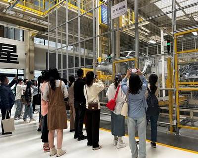 馬克思主義學(xué)院赴吉利汽車(chē)集團(tuán)生產(chǎn)基地調(diào)研學(xué)習(xí)